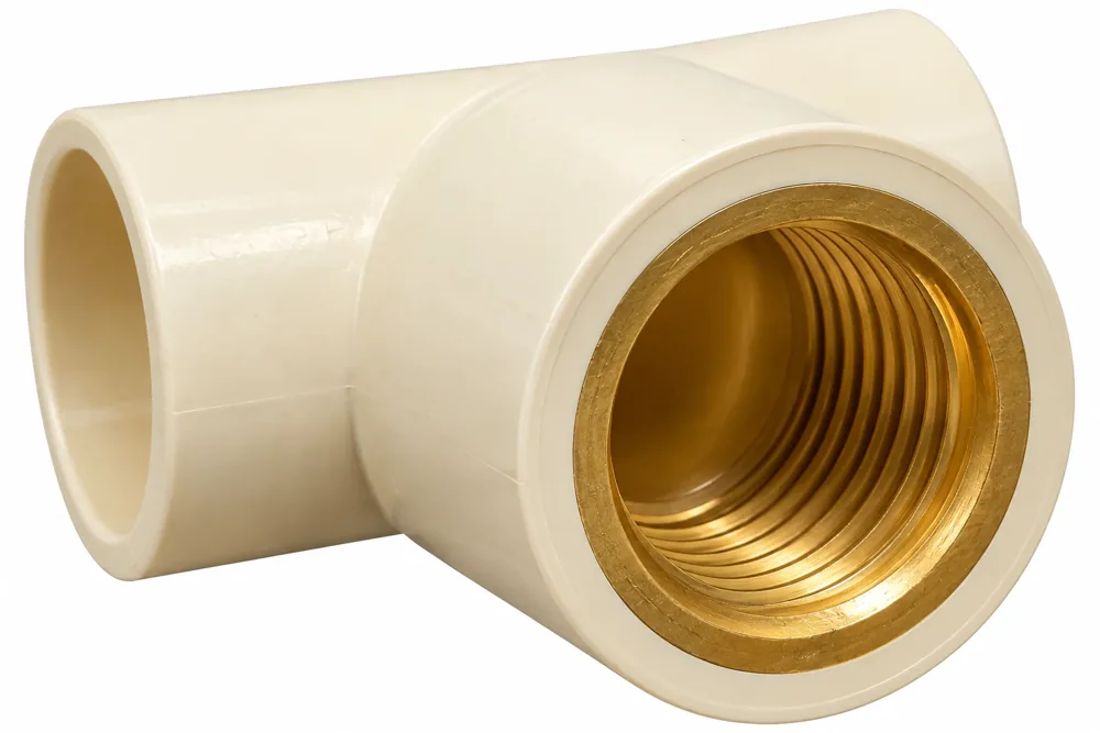 TEE CPVC INSERTO METALICO ROSCA HEMBRA NPT